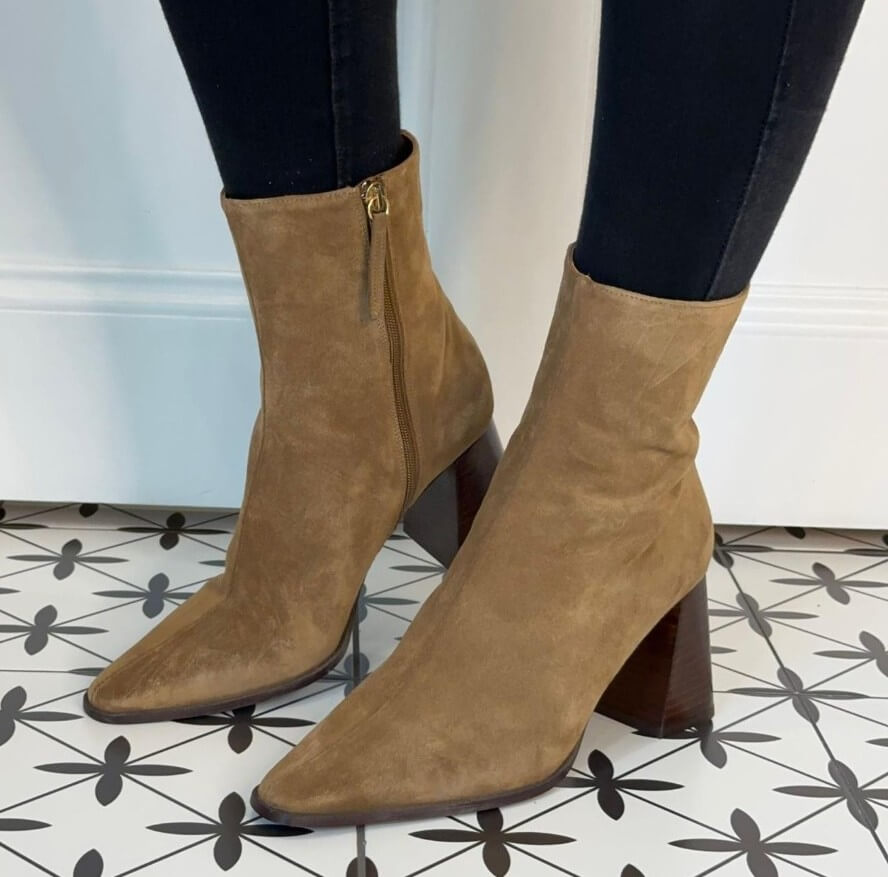 Tan, Brown ankle boots Ángel Alarcón Trimia 25572 Suede Ankle Boot-TAN