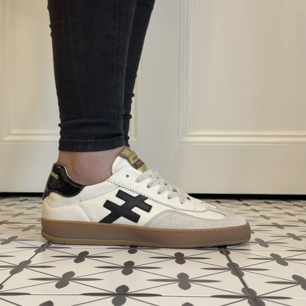 White sneakers with black cross design Another Trend Iconic Leather Sneakers A032-OFF WHITE