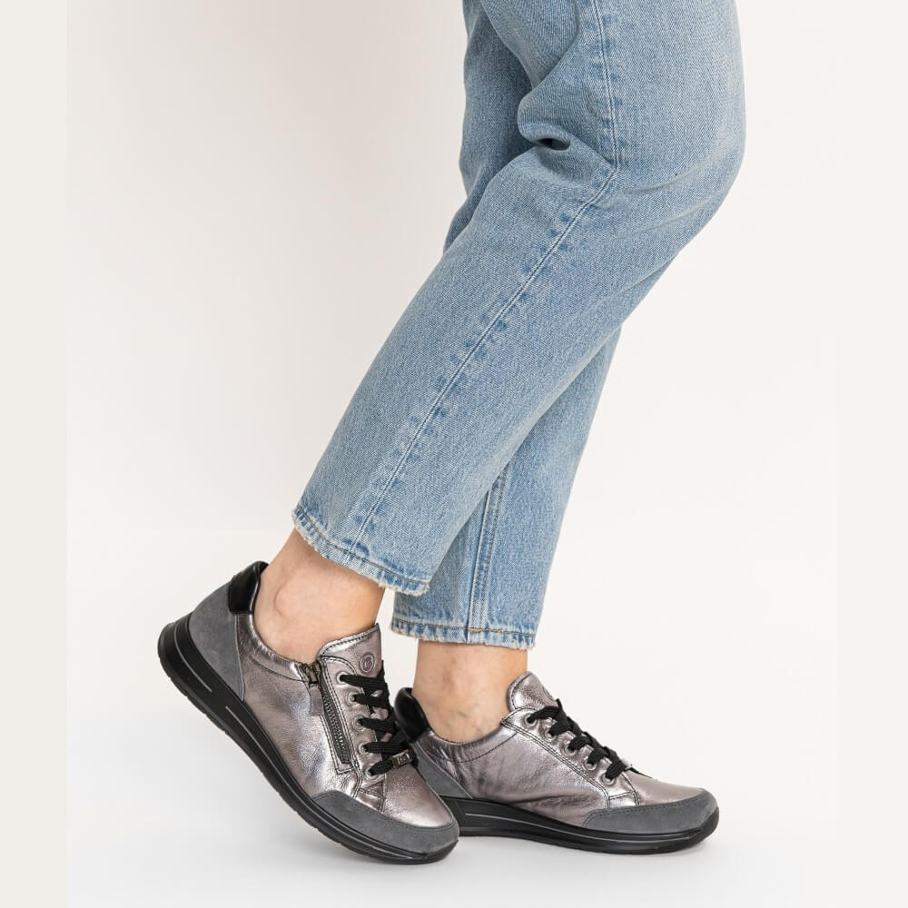 Person wearing Graphite Grey Ara Lace-up on a back sole Ara Osaka