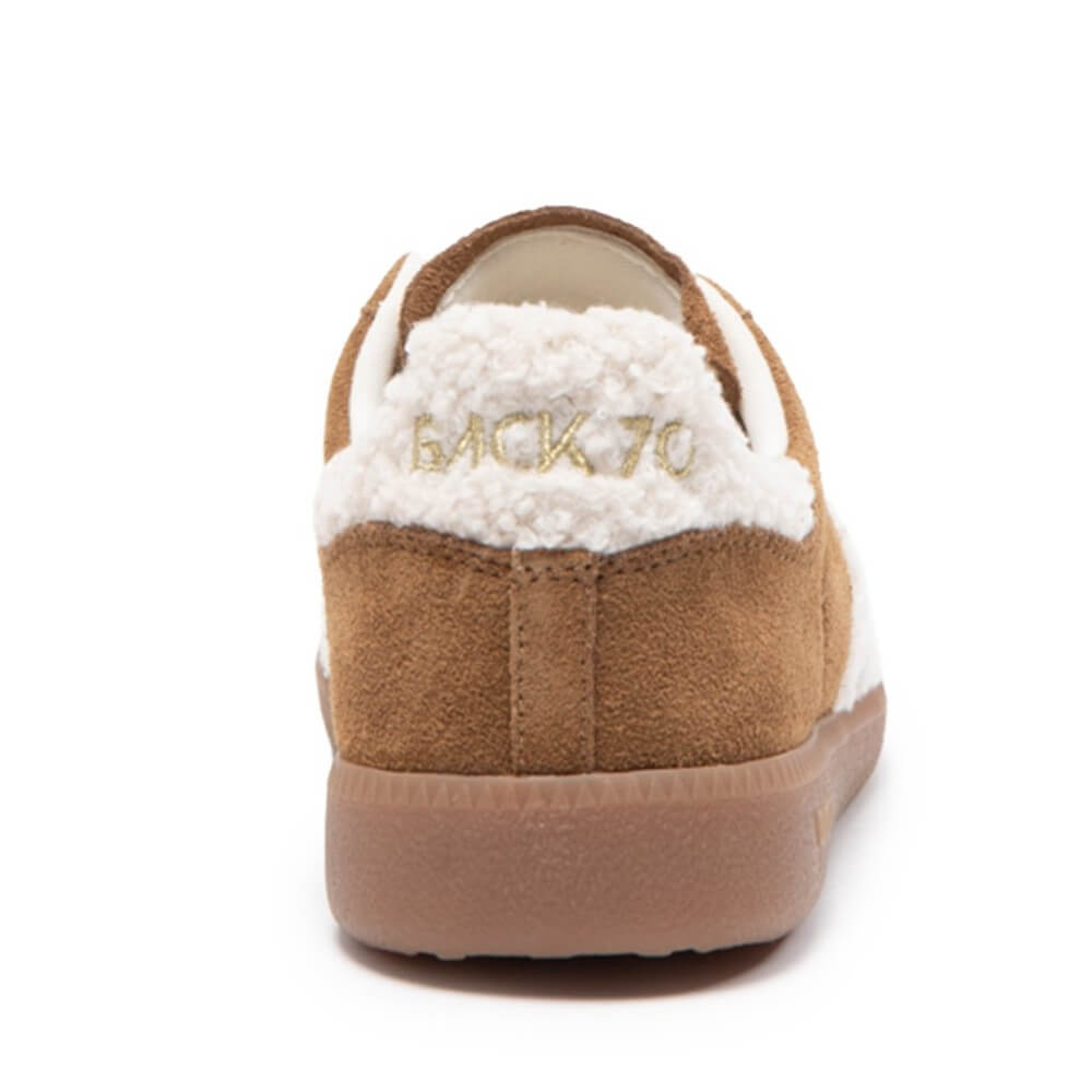 Teddy Brown sneaker with white shearling Teddy lining Back 70 Cloud 601 B Teddy Tobacco combines an elegant suede leather upper with distinctive teddy fabric
