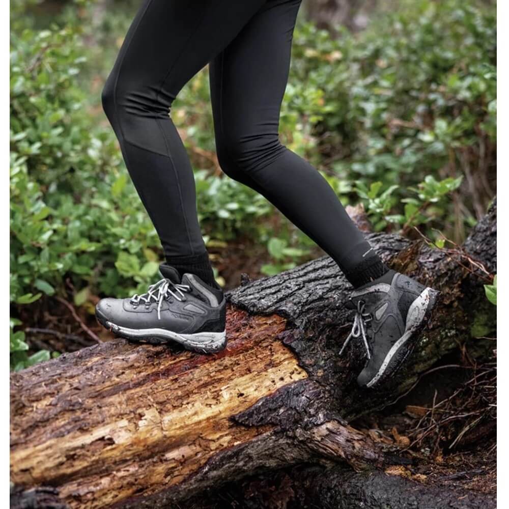 Columbia Women's Newton Ridge™ Plus Waterproof Hiking Boot Quarry Grey, Cool Wave