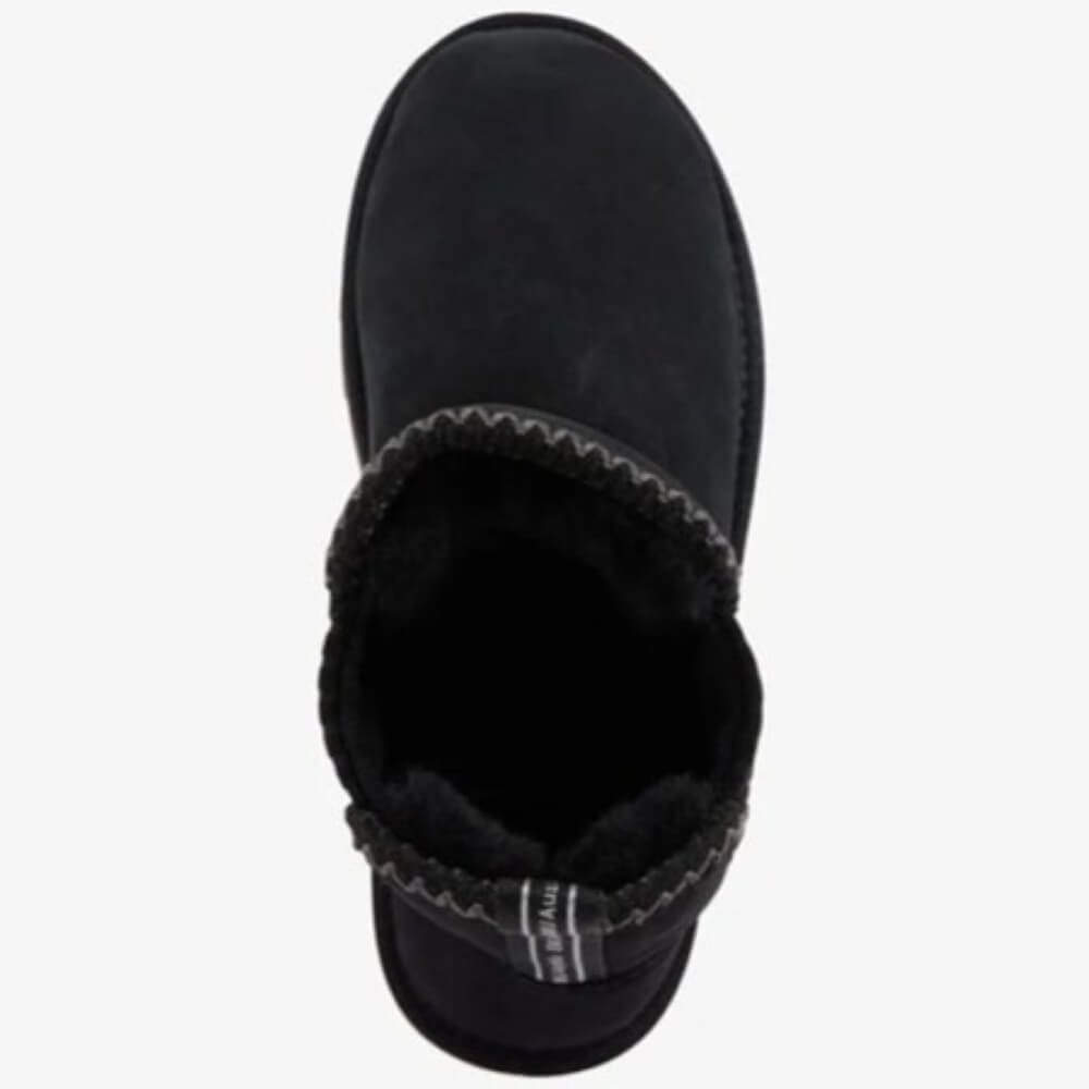 Black slipper with fur lining on a white background EMU Higgie Black