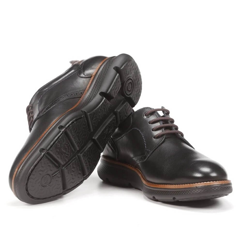 Black leather shoe with brown accents on a white background Fluchos William Leather Shoe F1351