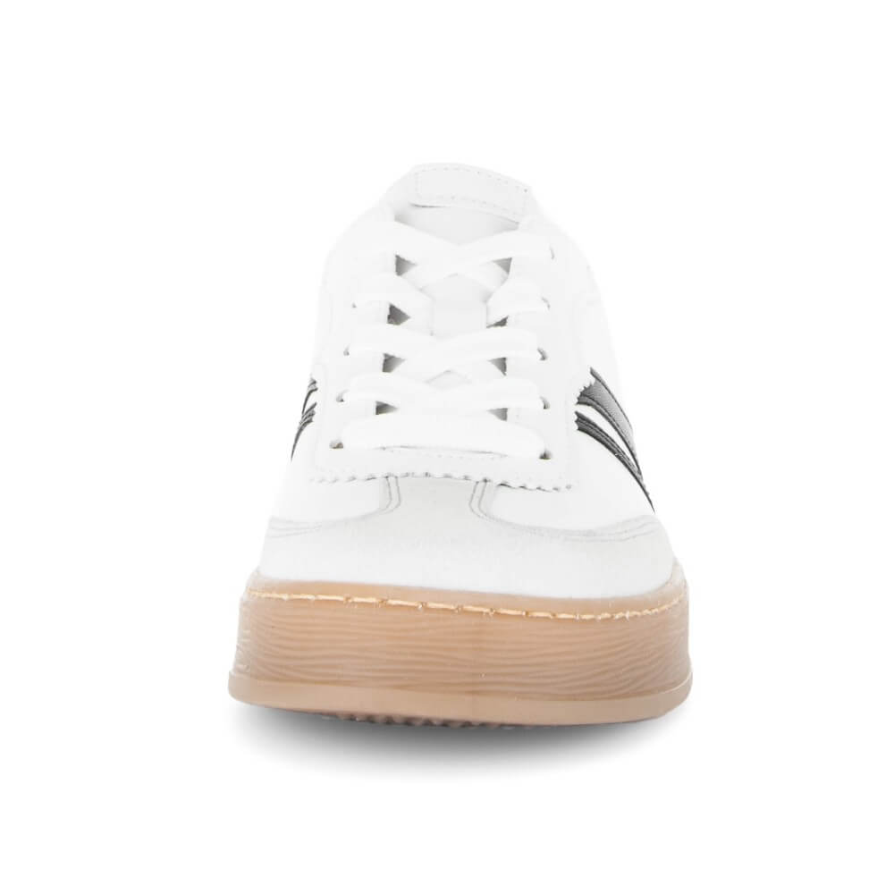 Gabor Dahma 86.475 White sneaker with black accents on a white background