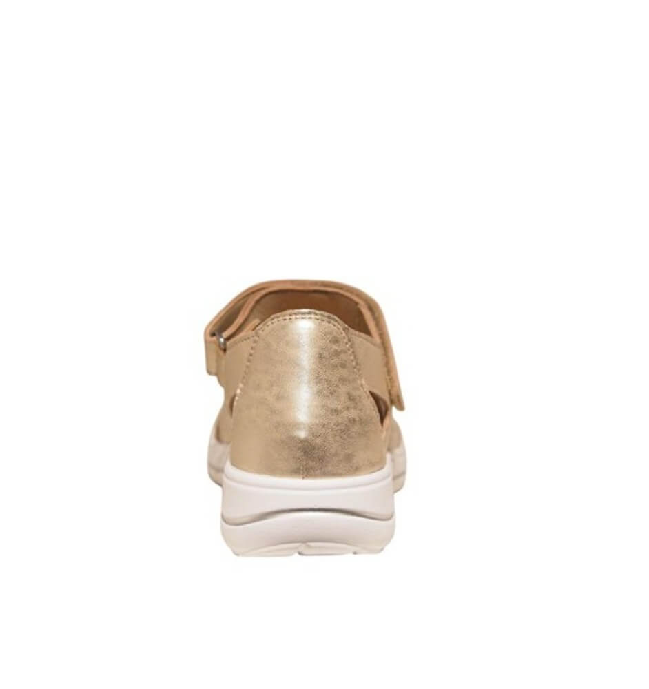 Hartjes Pop Gold Beige sandal with a white sole on a white background