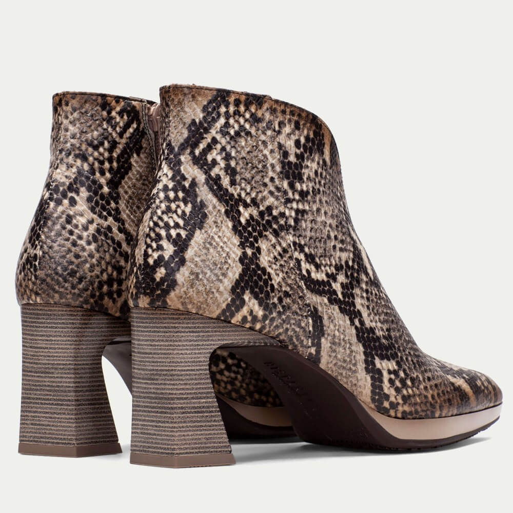 Snake print ankle boot on a light gray background Hispanitas Atlanta HI254270 Leather Ankle Boot Anaconda Snake Print