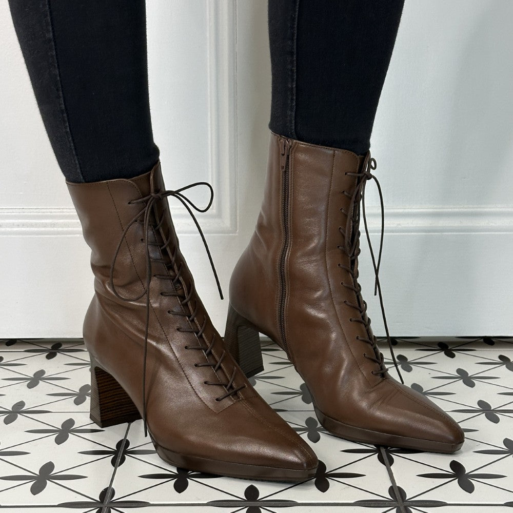 Brown Leather pointed toe Laced Boots with a zip and a block stacked heel Hispanitas