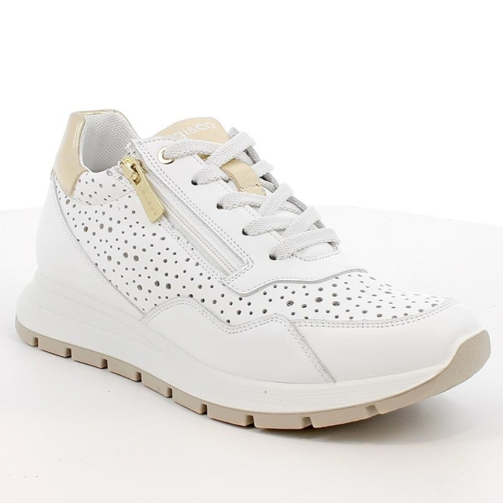 Igi & Co White sneaker with gold accents on a white background