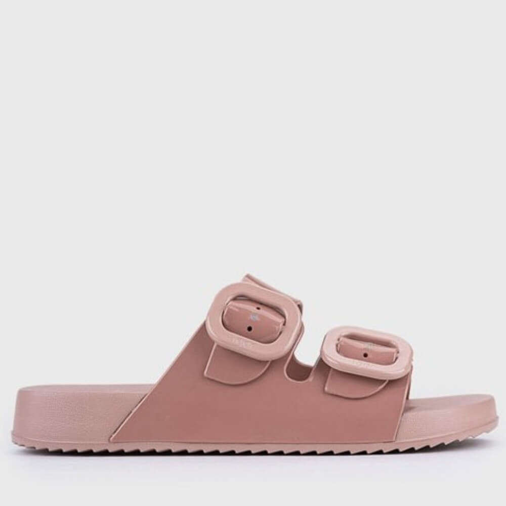 Igor Pink sandal with double straps on a white background
