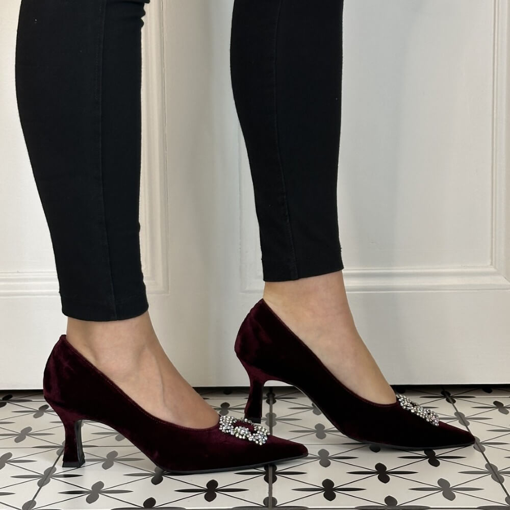 Marian 2514 Burgundy Velvet Court Shoe