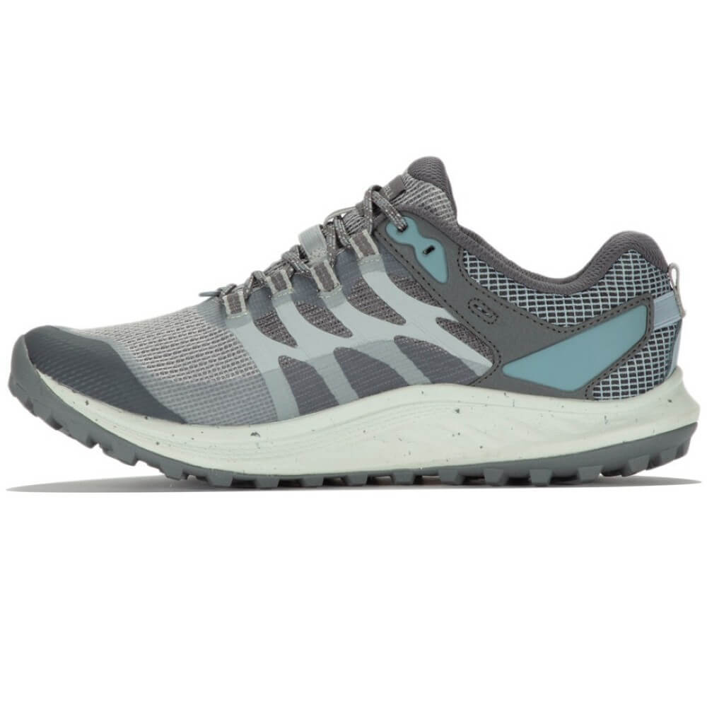 Gray Merrell hiking shoe with GORE-TEX logo on a white background Merrell Antora 3 GORE-TEX Gris Moyen Grey