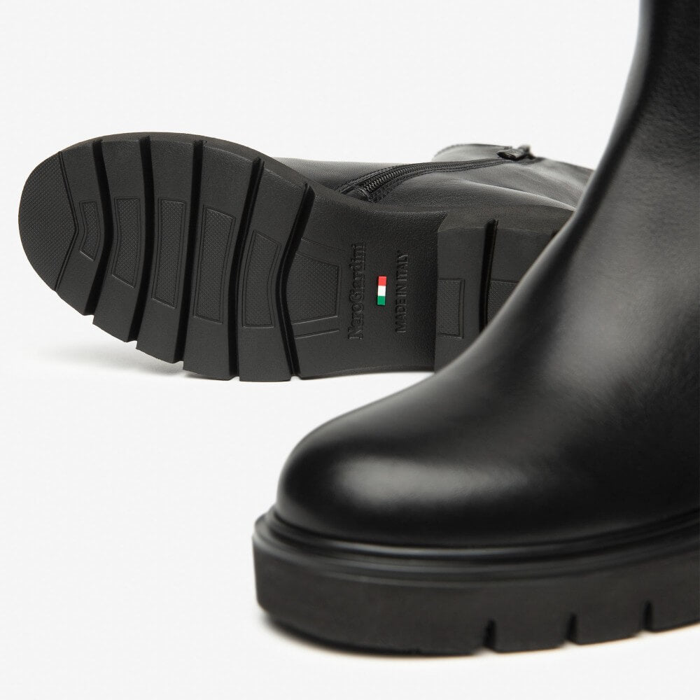 NeroGiardini Leather Chelsea Ankle Boots I514814D Black