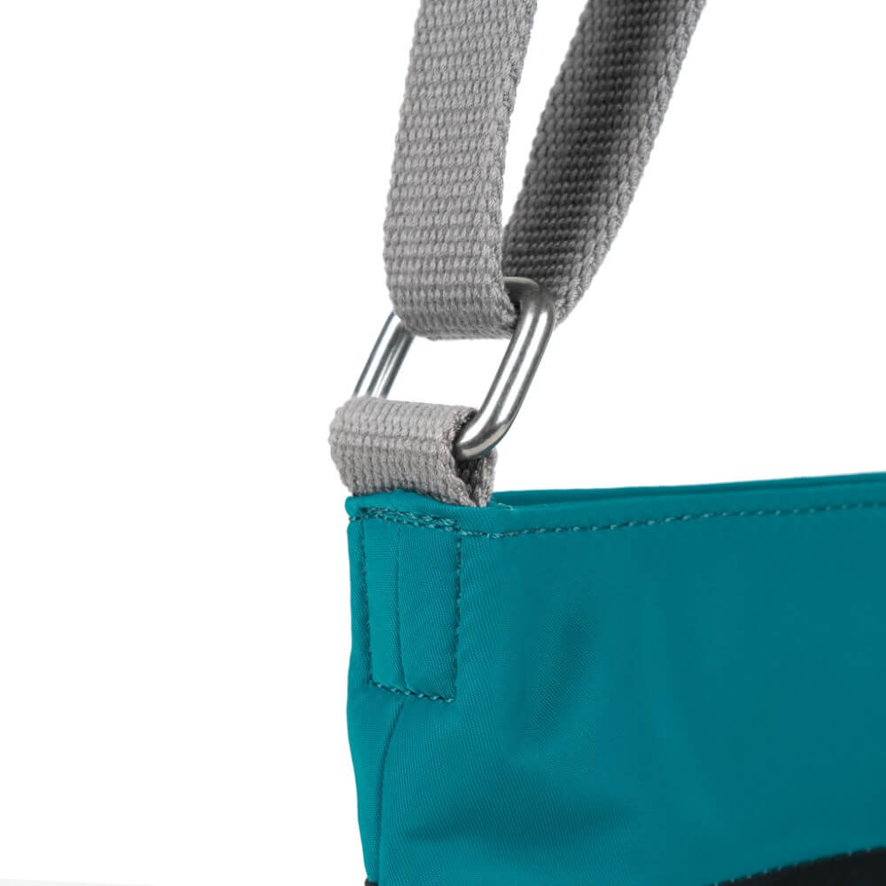 ROKA KENNINGTON CRODDBODY CREAVIVE WASTE -MARINE BLACK