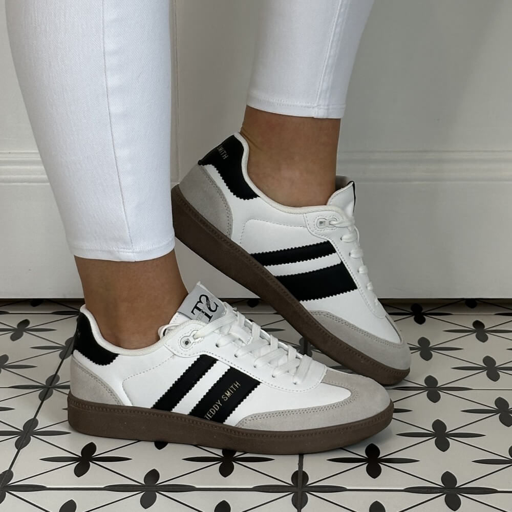 White sneakers with black stripes Teddy Smith Sneakers 120204 White & Black