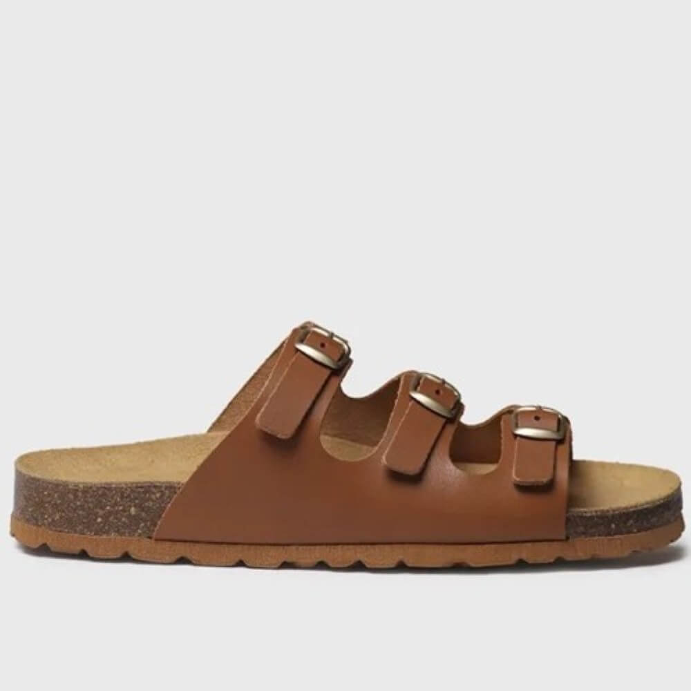 Toni Pons Brown sandal with three straps on a light grey background