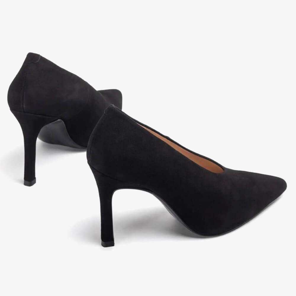 Unisa Tahal Pointed toe pump in suede leather