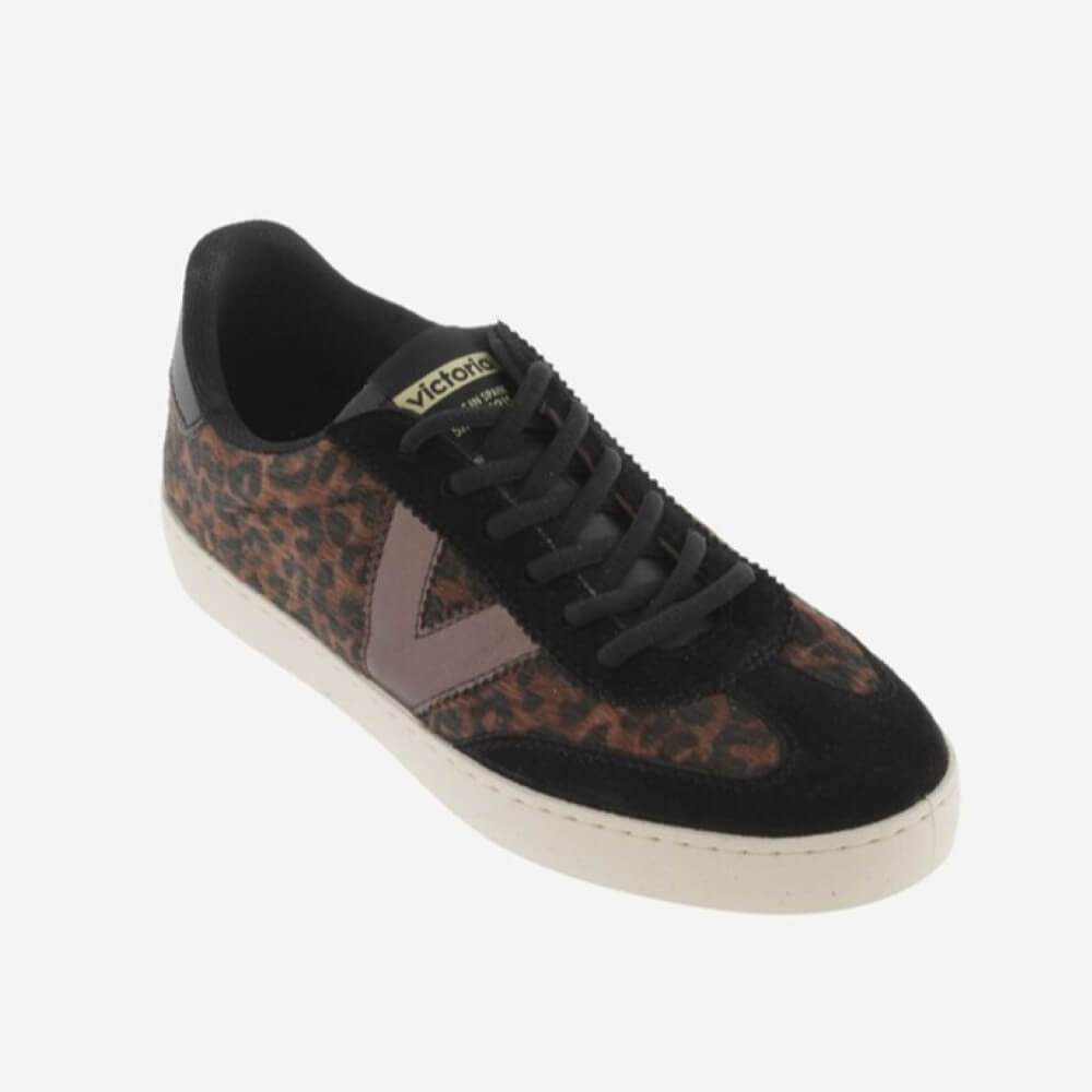 Sneaker with leopard print pattern on a white background Victoria Berlin Animal print 1126224 trainers