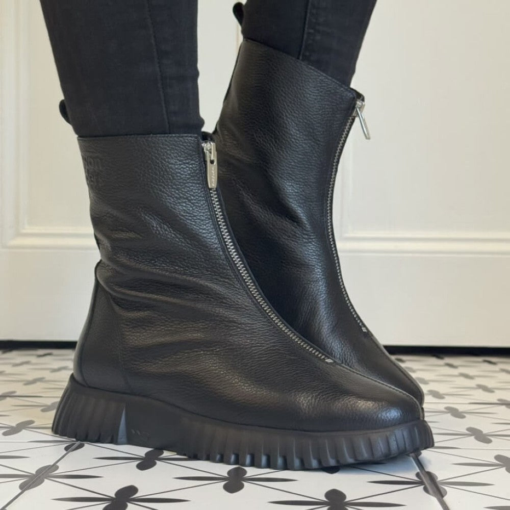 Black leather boot Wonders Flexfly 03 Leather Centre Zip A-4403-BLACK