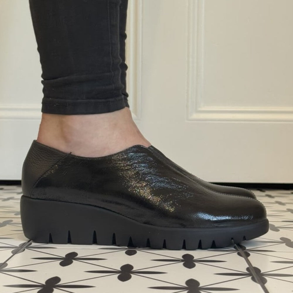 Wonders Fly 40 Patent Leather Wedge C-33340-BLACK Pair of black slip-on shoes.