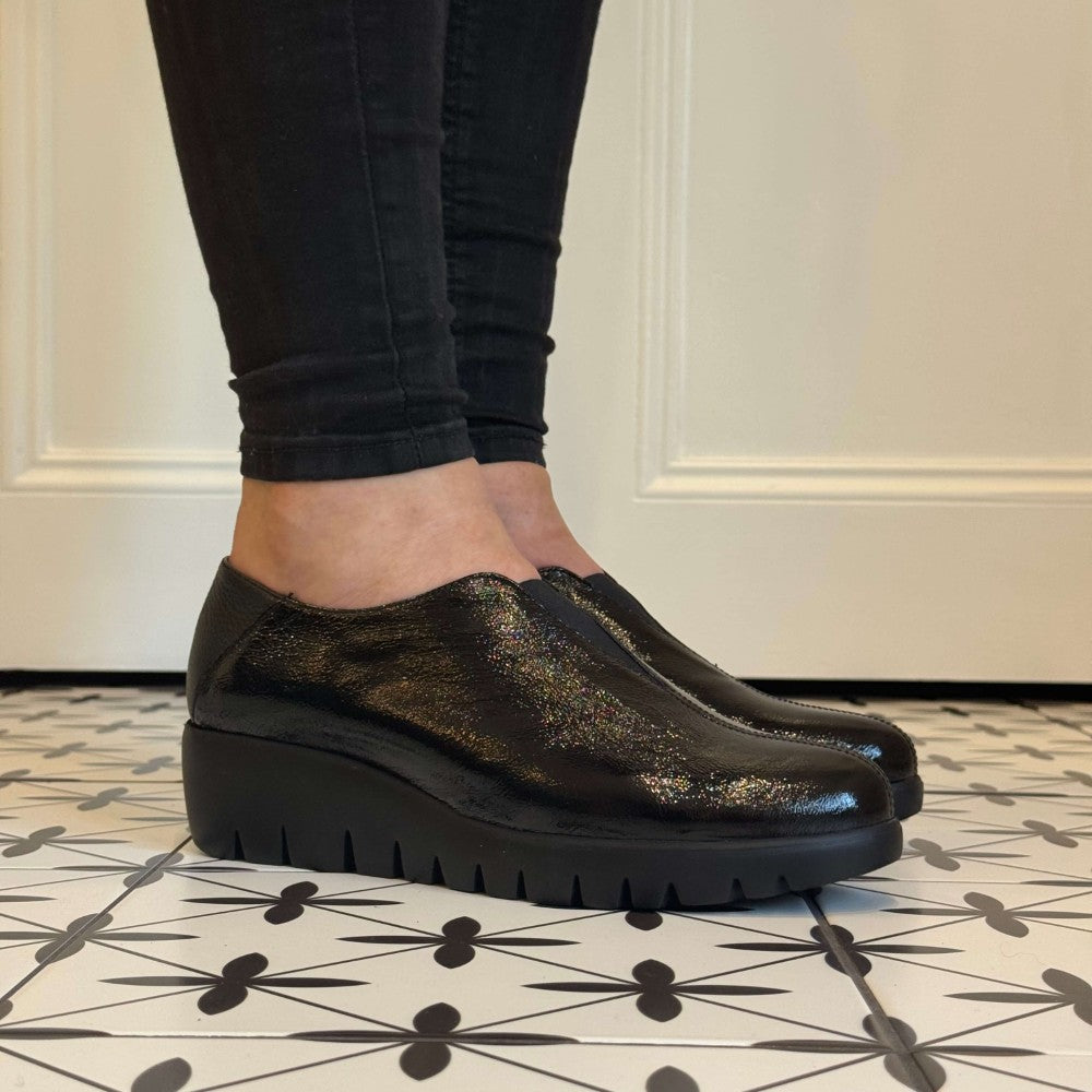 Wonders Fly 40 Patent Leather Wedge C-33340-BLACK Pair of black slip-on shoes.