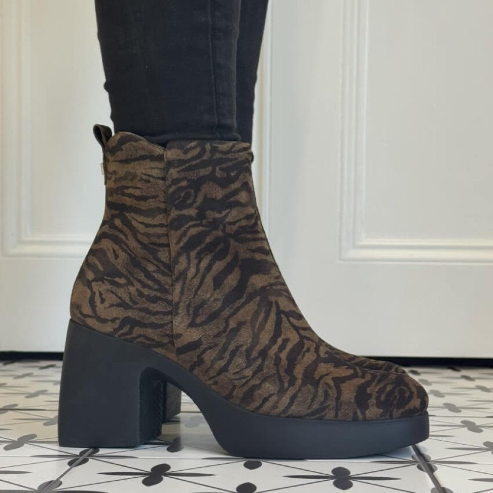 Brown zebra-patterned ankle boot Wonders Lady 81 Leather Ankle Boot H-4981-ZEBRA