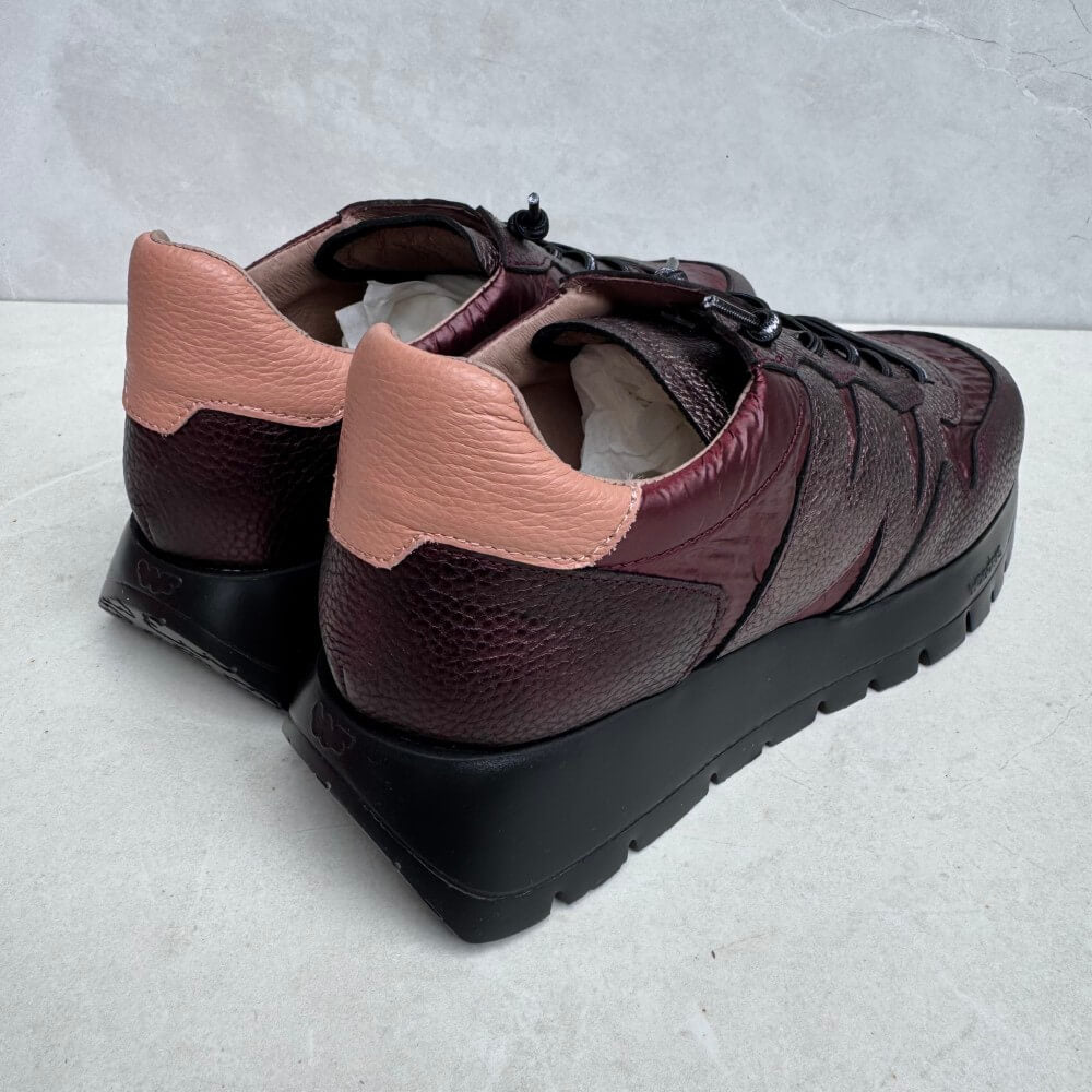 Pair of maroon sneakers with black soles Wonders ODISEI 91 Trainers A-2491-BORDEAUX