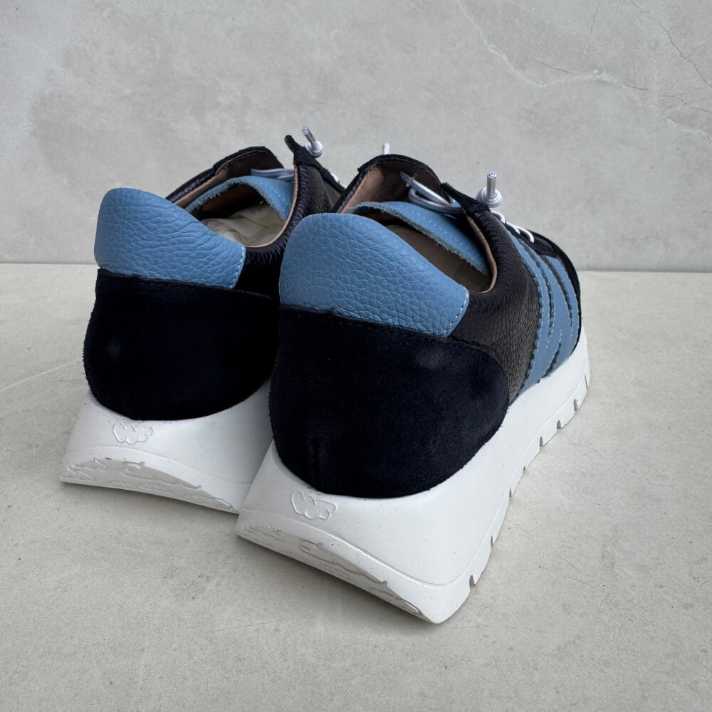 Navy and blue sneakers with white soles Wonders Odisei 76 Racer Trainers A-2476-NAVY