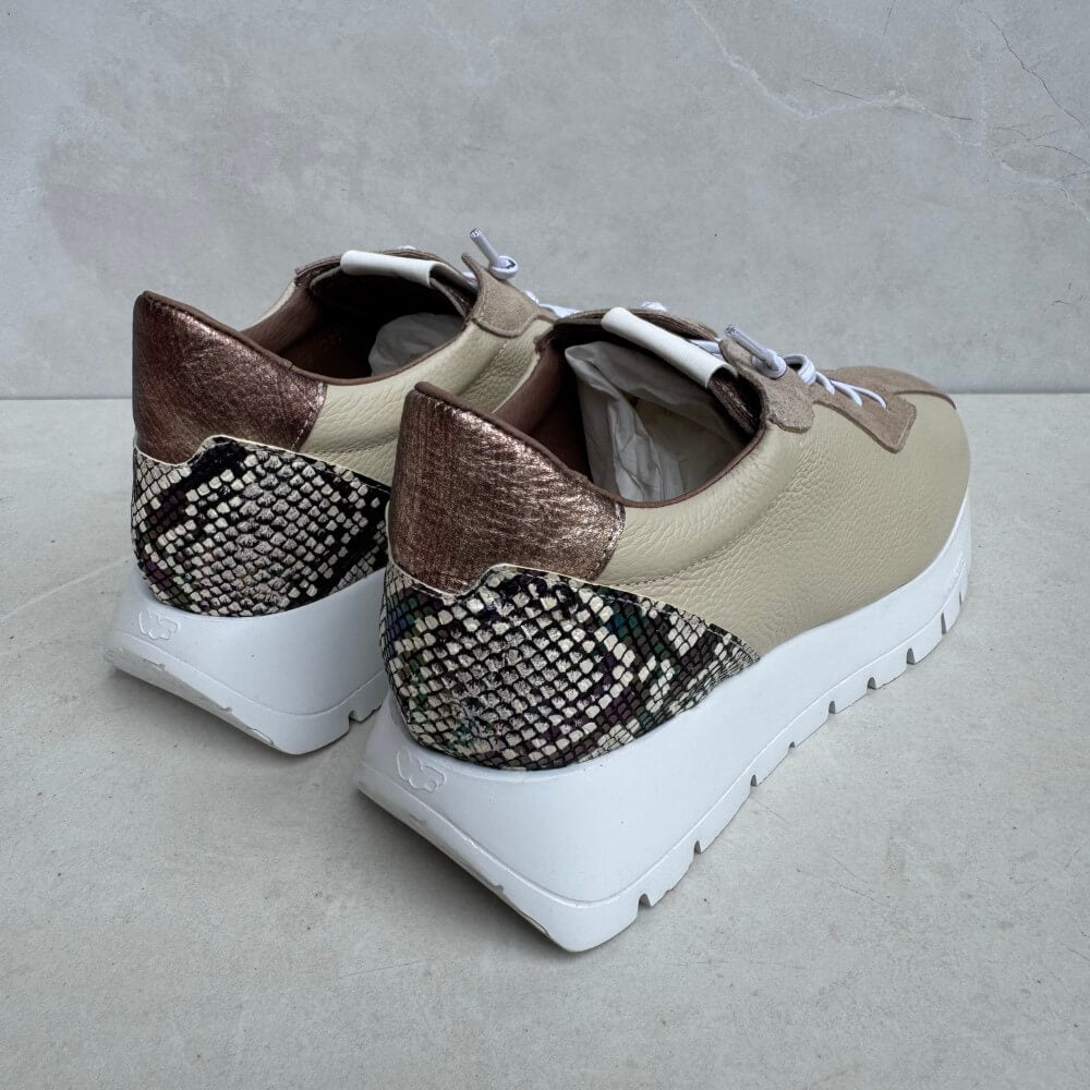 Beige sneakers with snake print accents Wonders Odisei 95 Leather Trainers A-2495-BEIGE