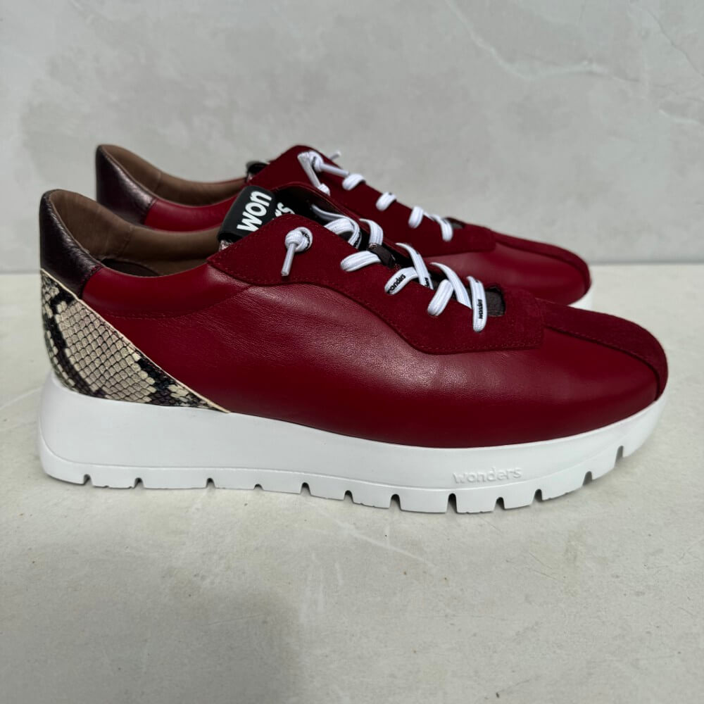 Red sneakers with snake print on white soles Wonders Odisei 95 Leather Trainers A-2495-RED