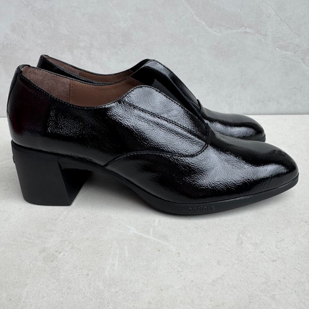 Black leather Block heel shoes with a brown interior Wonders REGHOST 04 H-6704 -BLACK
