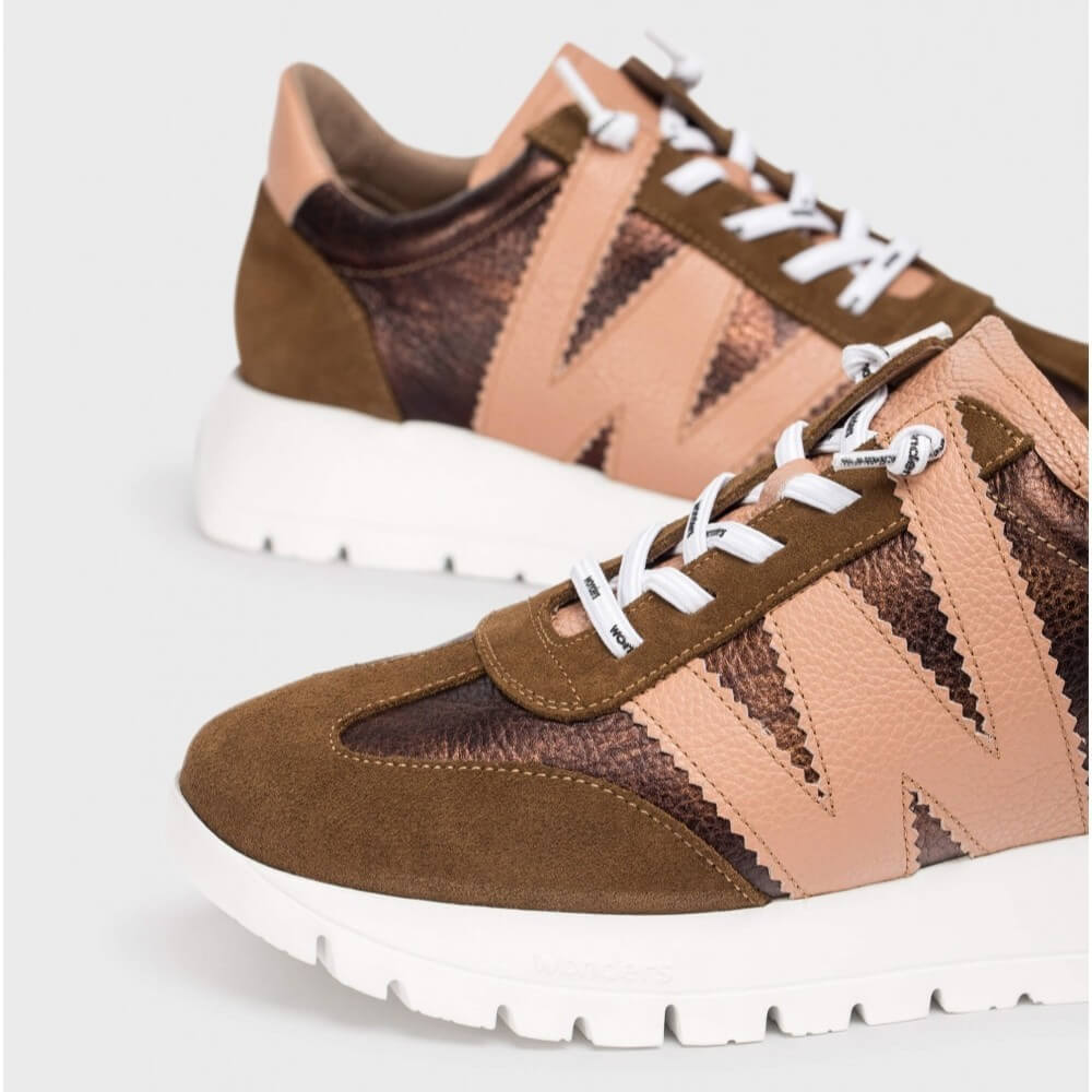 Brown and beige sneaker with white sole on a light grey background Wonders Odisei 76 Racer Trainers A-2476-Brown Powder Pink