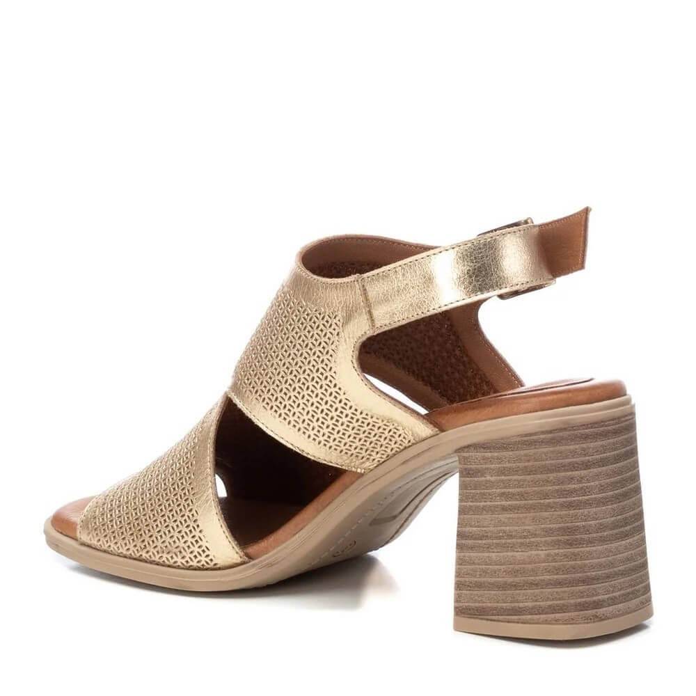 Carmela 161615 Block Heel Sandal Oro Gold