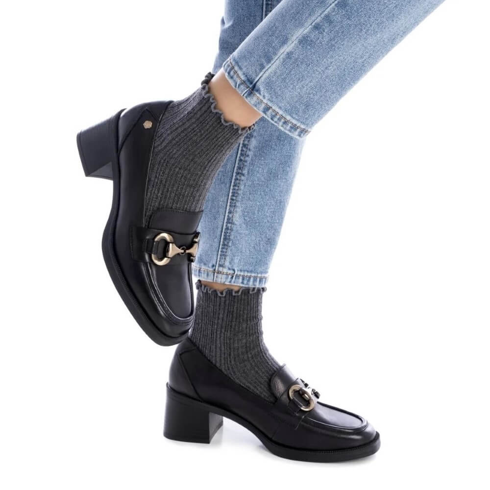 Carmela 16200102 Block Heel Loafer-BLACK