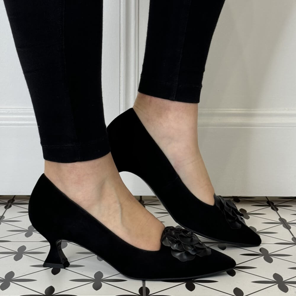 Marian 1809 Rose Detail-Black