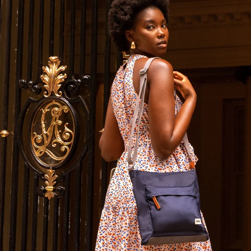 ROKA KENNINGTON SUSTAINABLE  CROSSBODY -MIDNIGHT