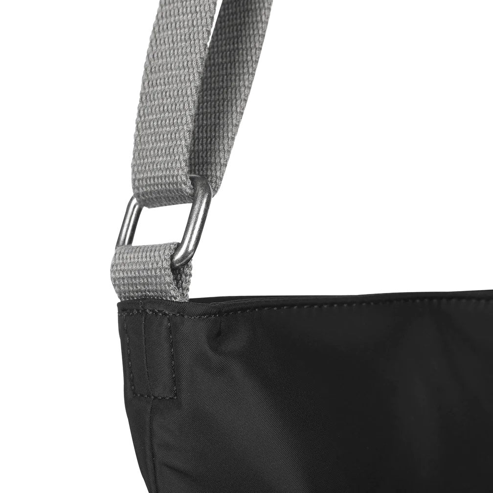 ROKA KENNINGTON SUSTAINABLE CROSSBODY -BLACK