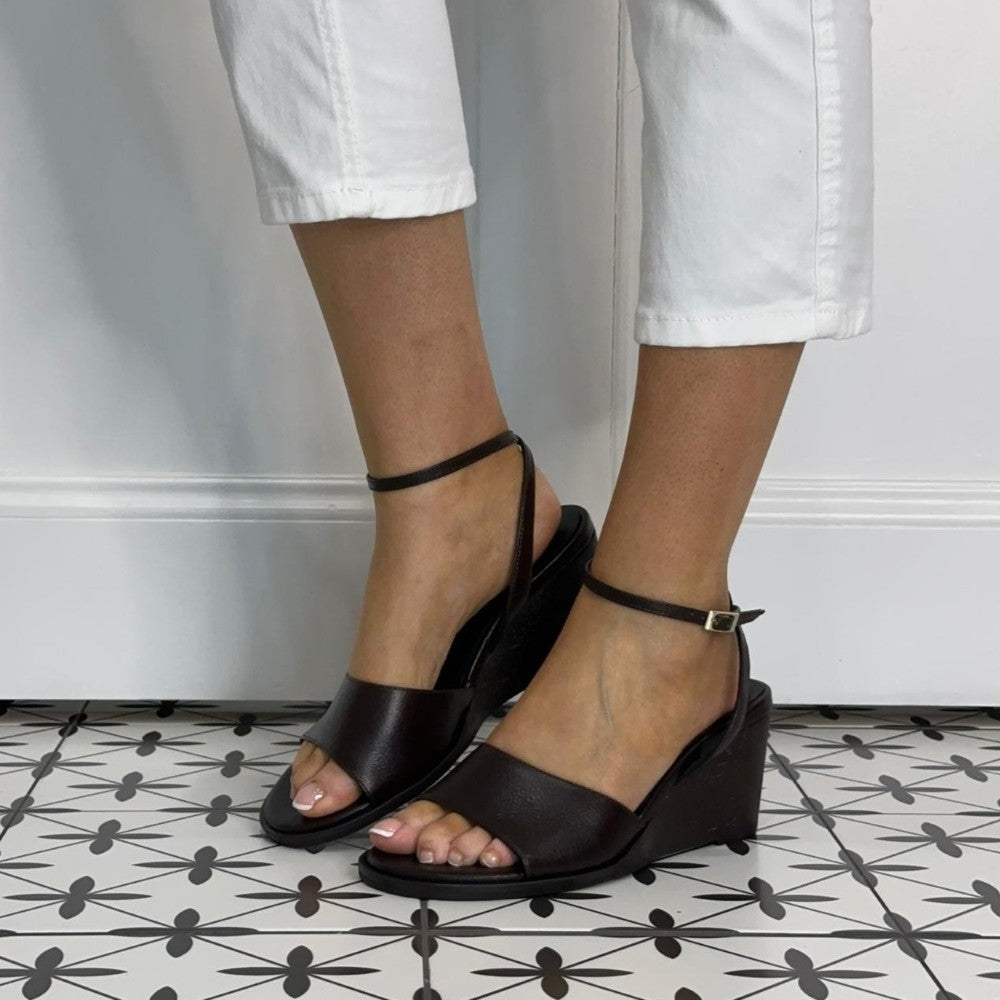 Angel Alarcon Vittoria Wedge Sandal 26091 Saratoga Testa Brown Leather