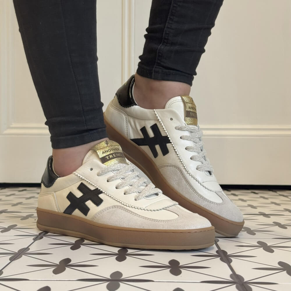 White sneakers with black cross design Another Trend Iconic Leather Sneakers A032-OFF WHITE