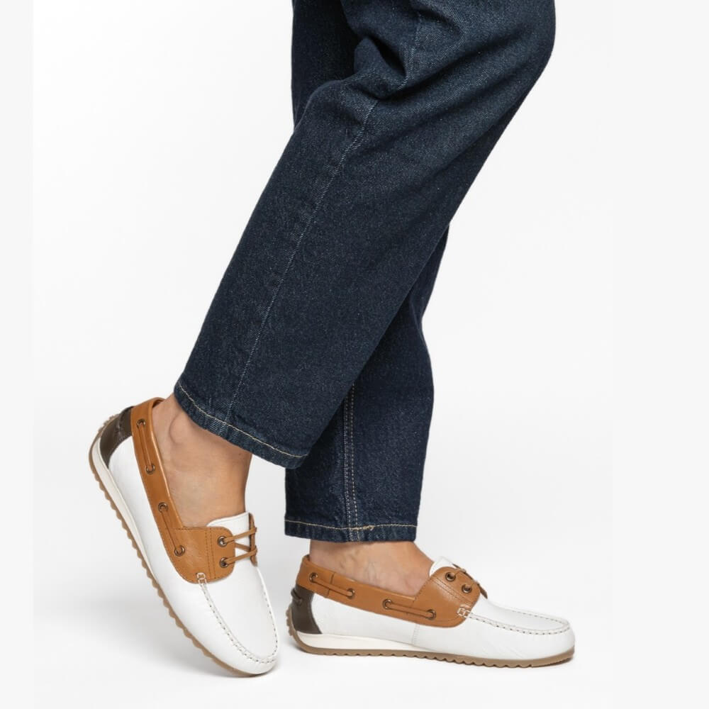 Ara 12-27704 White and brown leather Boat shoe on a white background