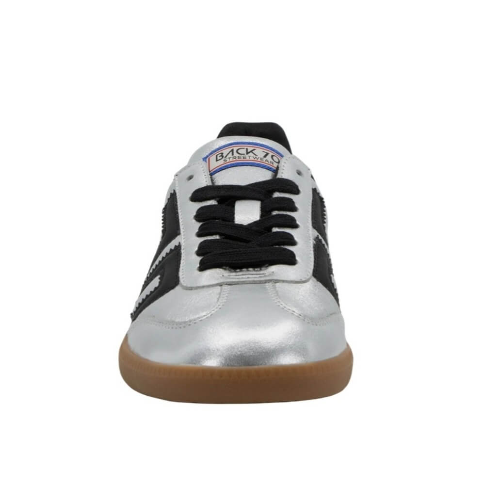 Silver sneaker with black accents on a white background Back 70 Cloud NM Retro Sneakers Silver Black