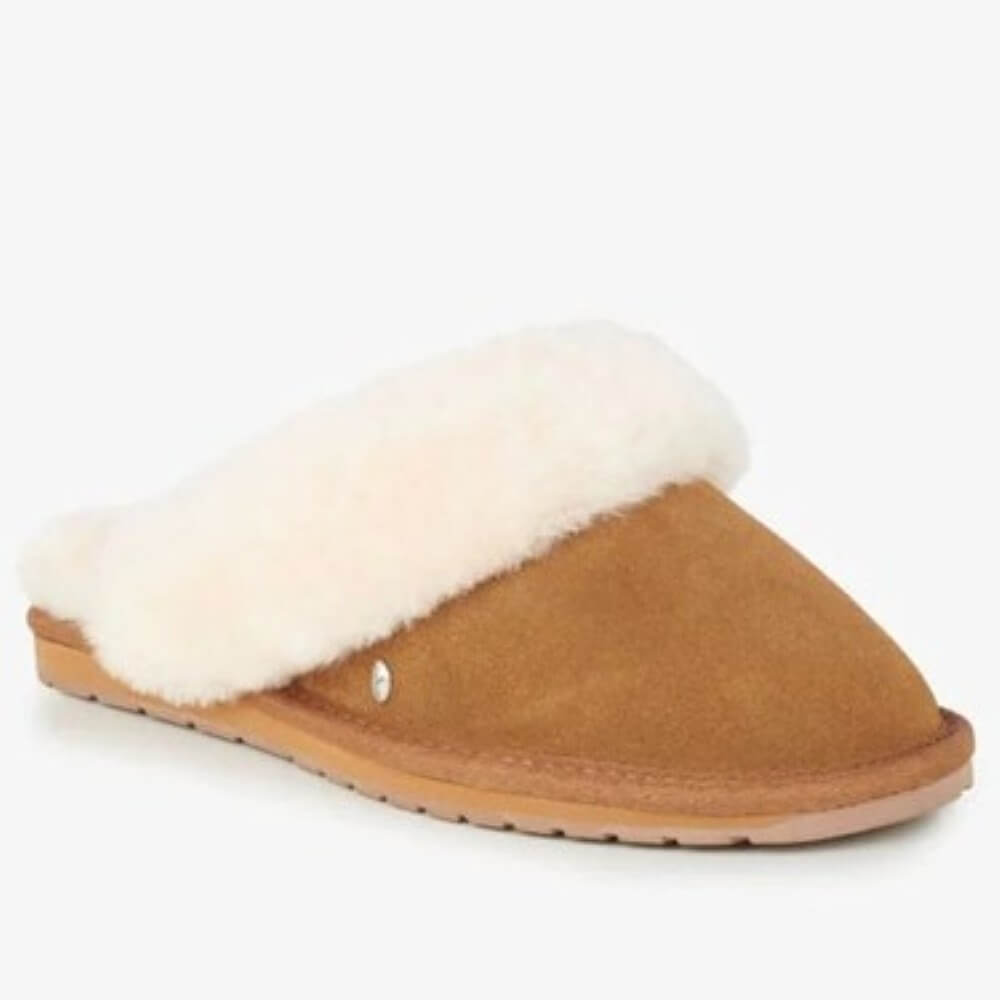 EMU Brown slipper with white fur lining on a white background EMU Australia Jolie Slipper Chestnut