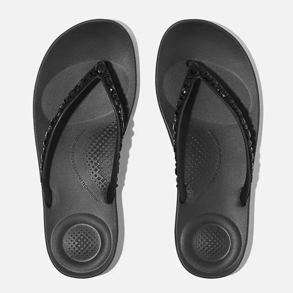 Fitflop Black to-post sandal on a white background