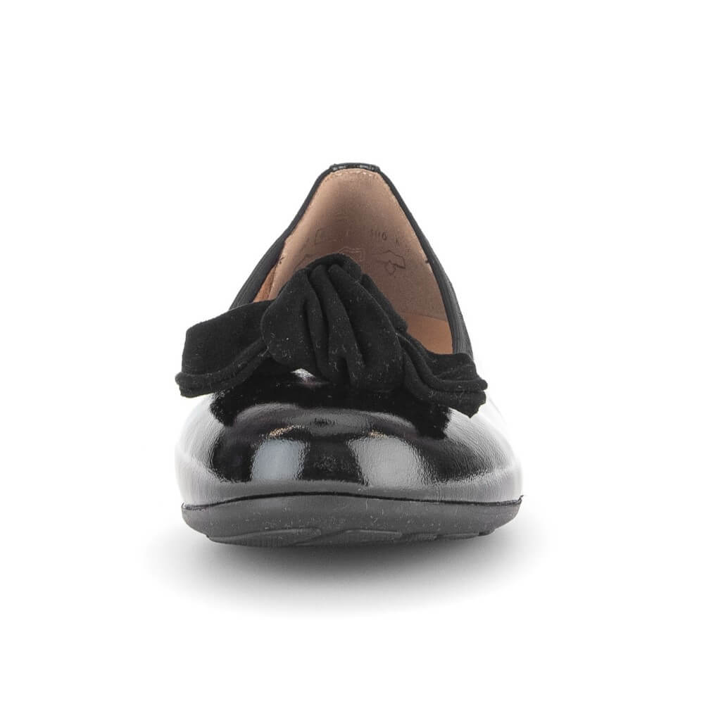 Black patent leather shoe with a bow on a white background Gabor Picnic 72.462 Ballet Pumps