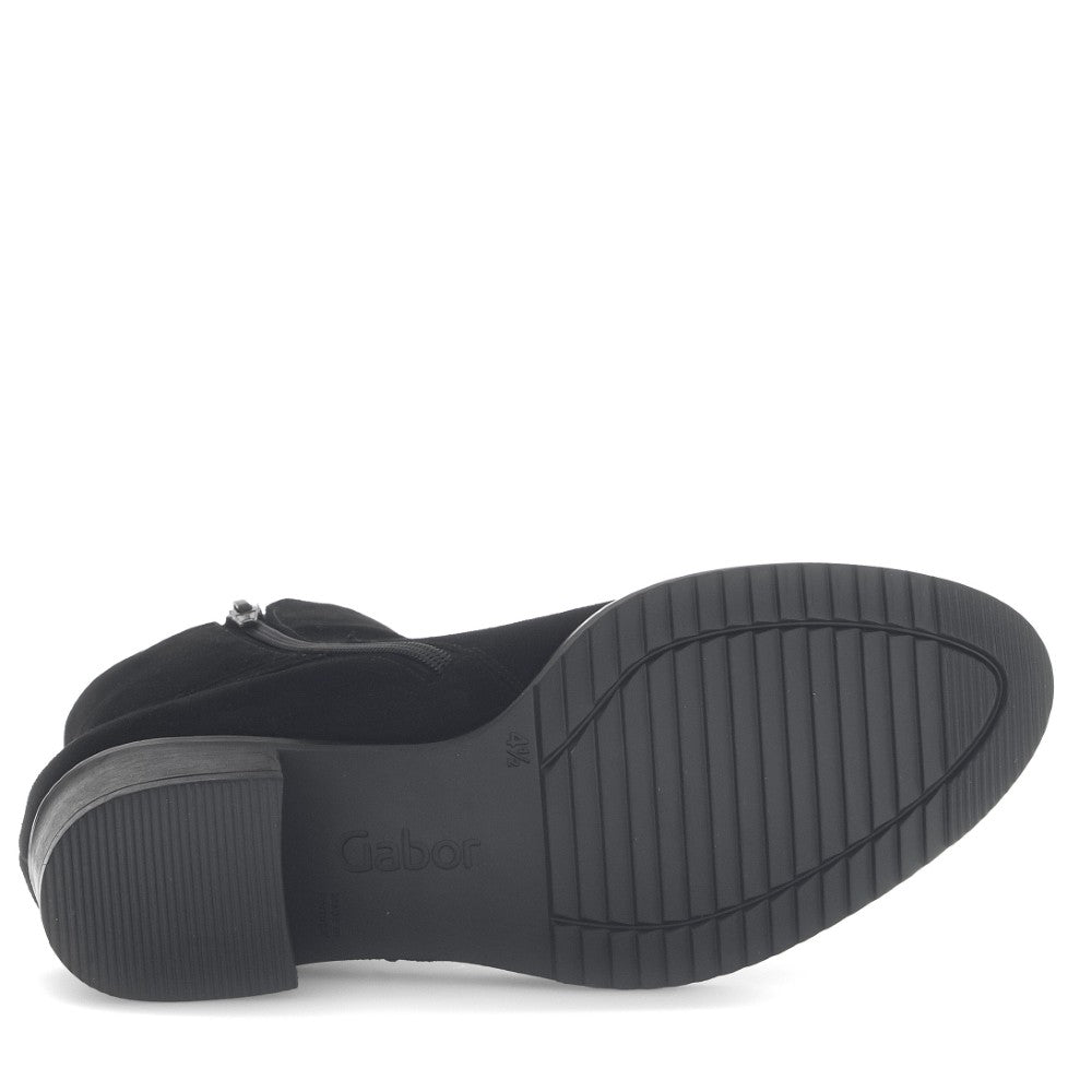 Black shoe sole with 'Gabor' branding on a white background