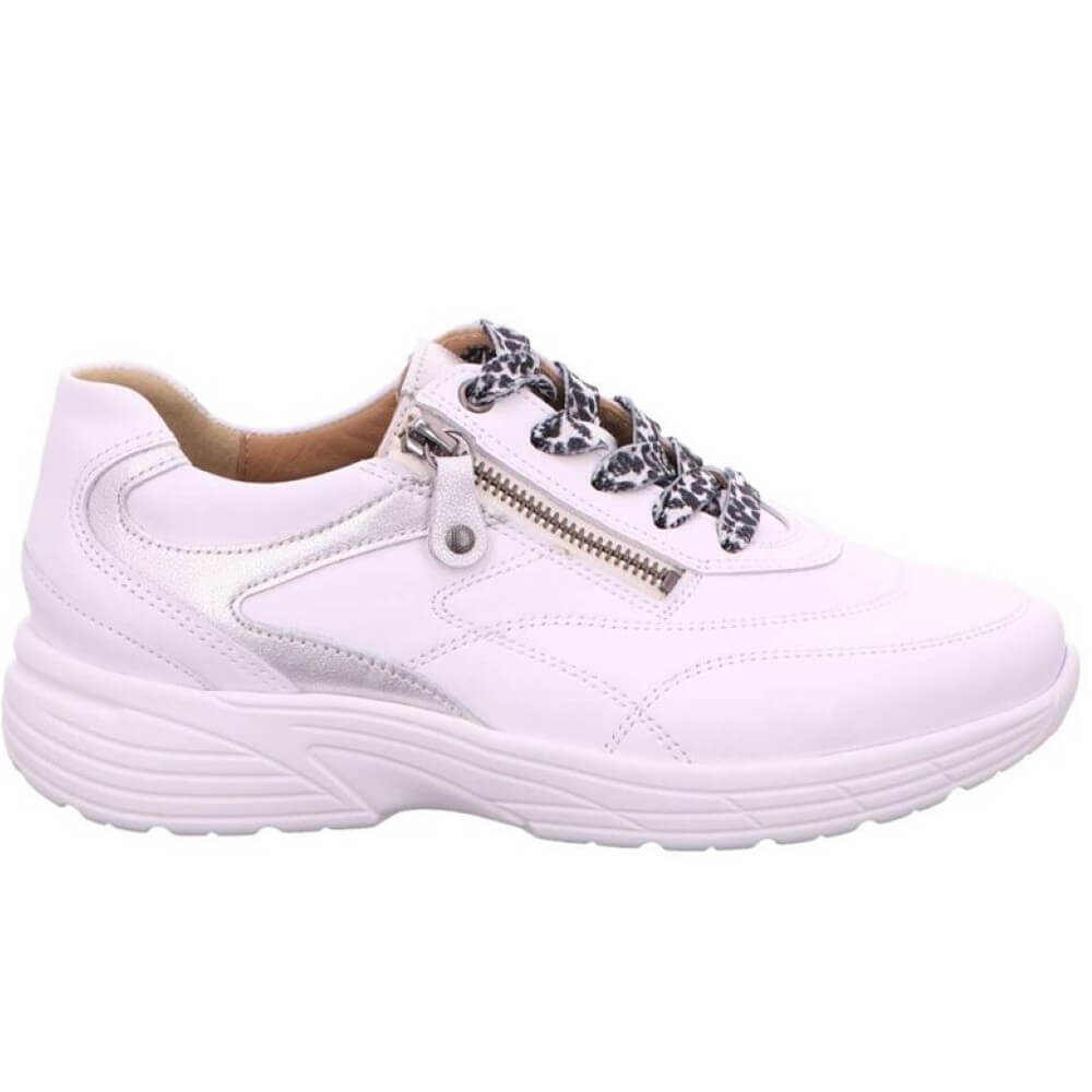 Hartjes Katy Wide White shoe with decorative laces on a white background