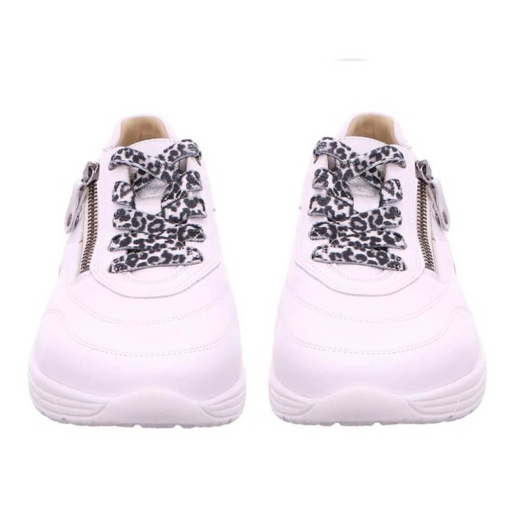 Hartjes Katy White sneakers with leopard print laces on a white background