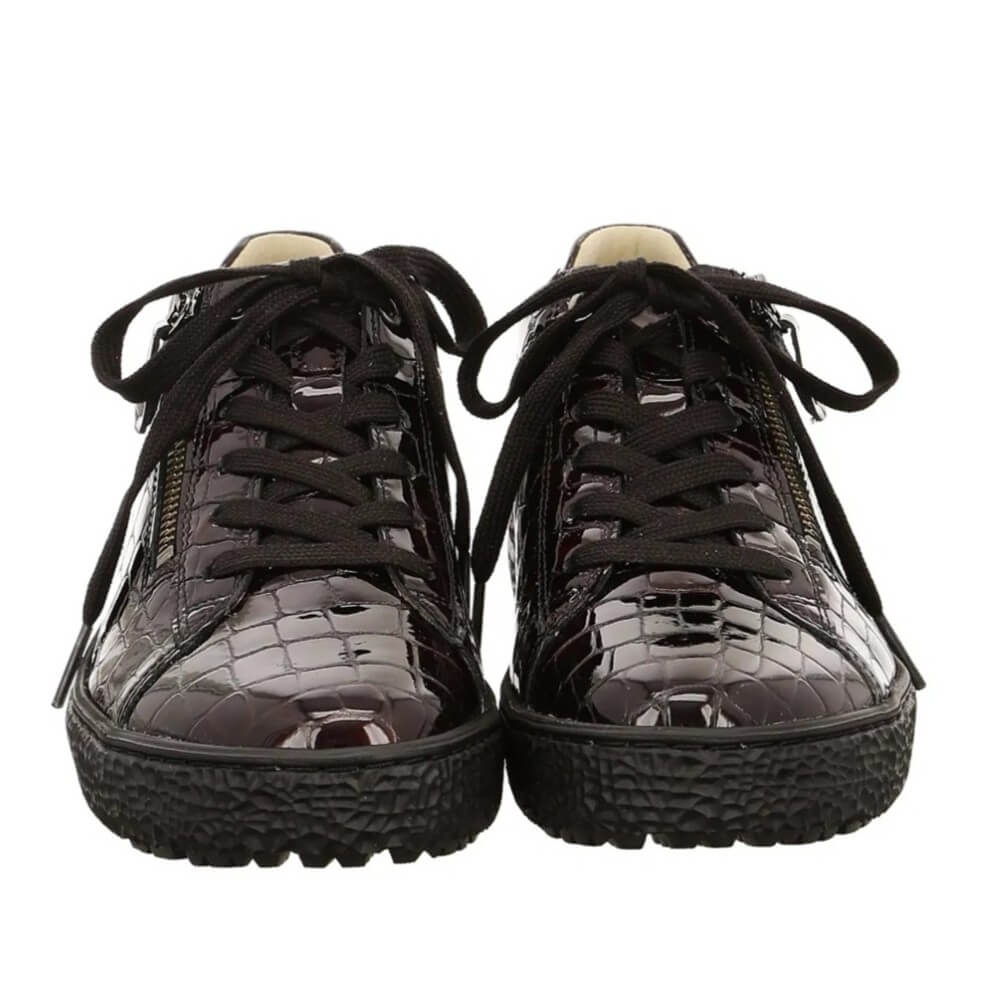 wine crocodile-patterned sneaker with a zipper on a white background Hartjes Phil 162.1402 H-Fit Leather Burgundy