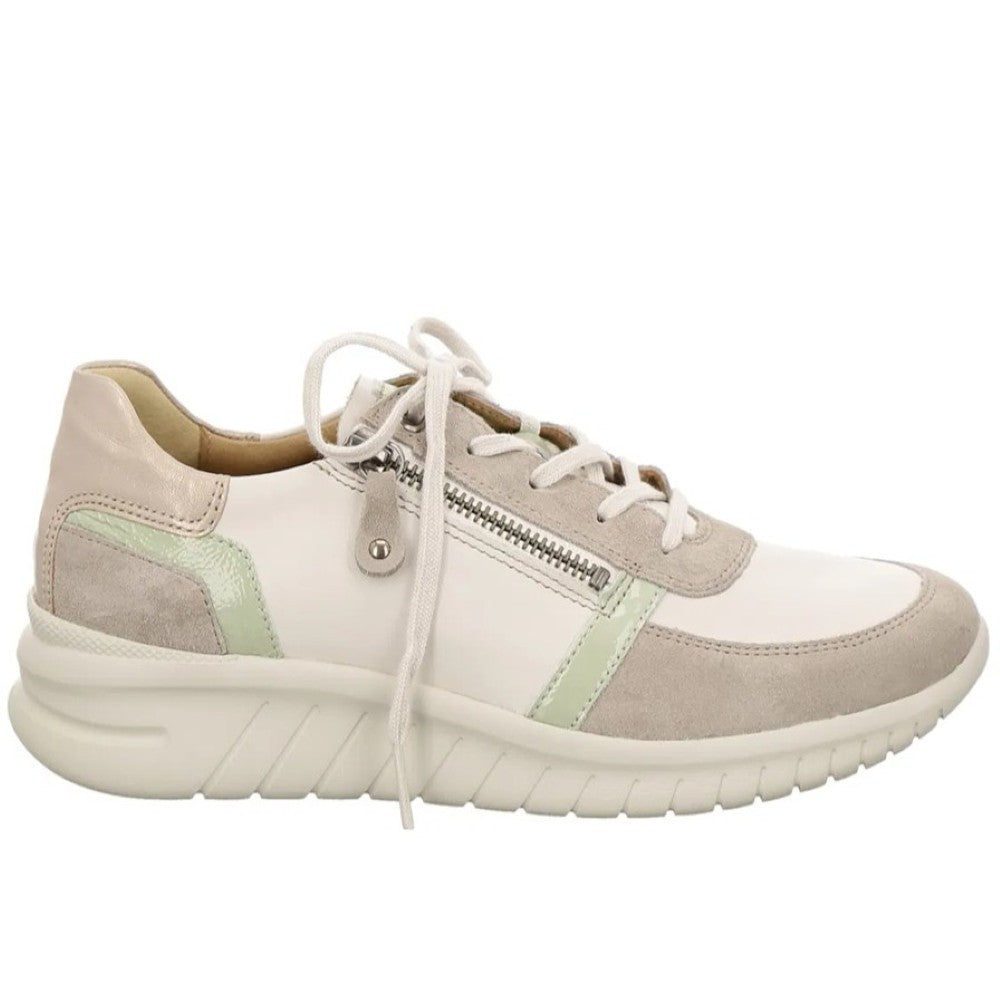White and beige sneaker with green accents on a white background Hartjes Wave 162.2401 Lightweight Leather Lace-up H-Fit Beige