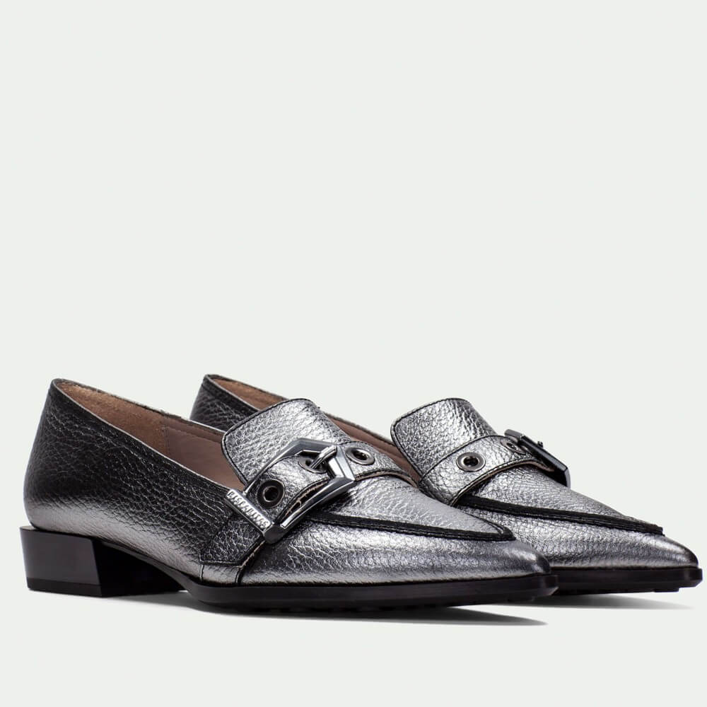 Silver metallic loafer shoe on a white background Hispanitas Turin loafers HI254262 Pewter Leather