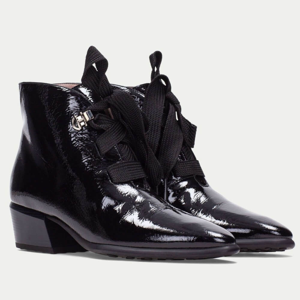 Black patent leather boot with a block heel on a light gray background Hispanitas Verona PHI254255-BLACK ankle boots